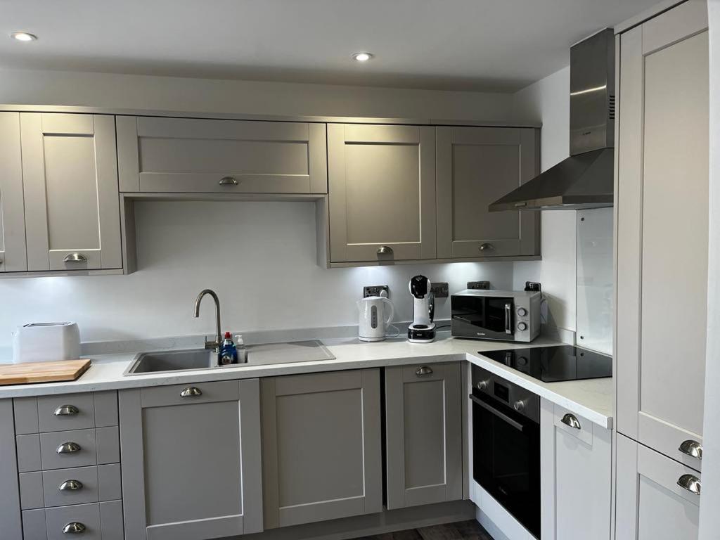 Sterling Stylish 2 Bedroom Central Modern Apartment Darlington  Exterior photo