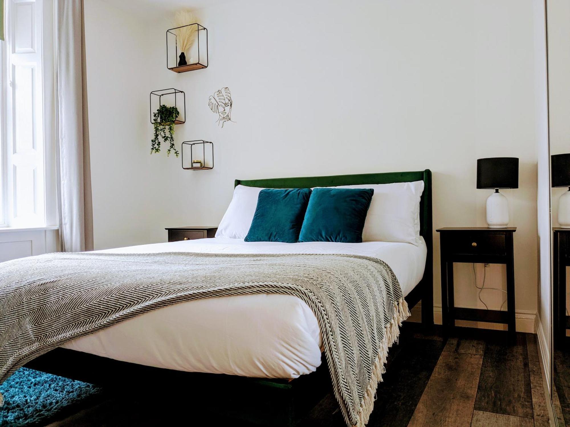 Sterling Stylish 2 Bedroom Central Modern Apartment Darlington  Exterior photo